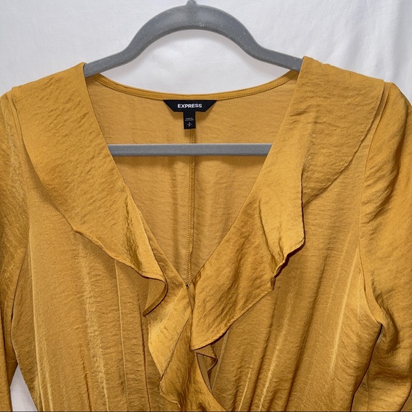 Express dress - Picture 2 of 3